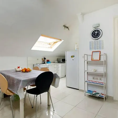 Marty Apartment